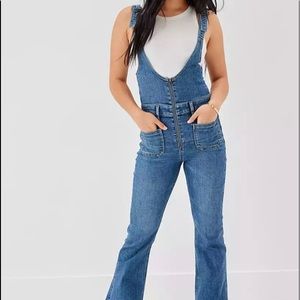 Classic flare in overall form, for extra retro vibes